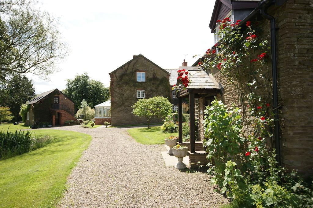 Hills Farm Bed & Breakfast Leominster Exterior photo