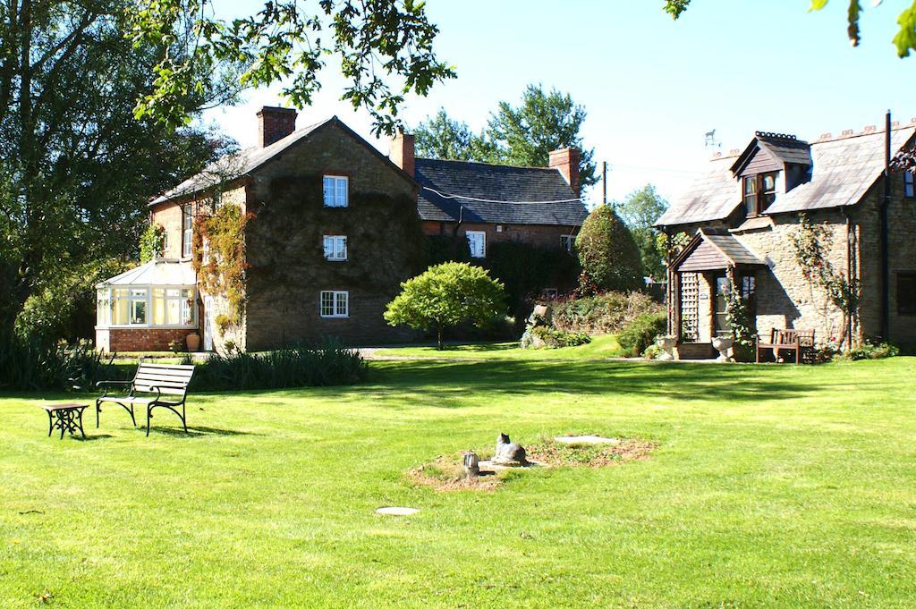 Hills Farm Bed & Breakfast Leominster Exterior photo